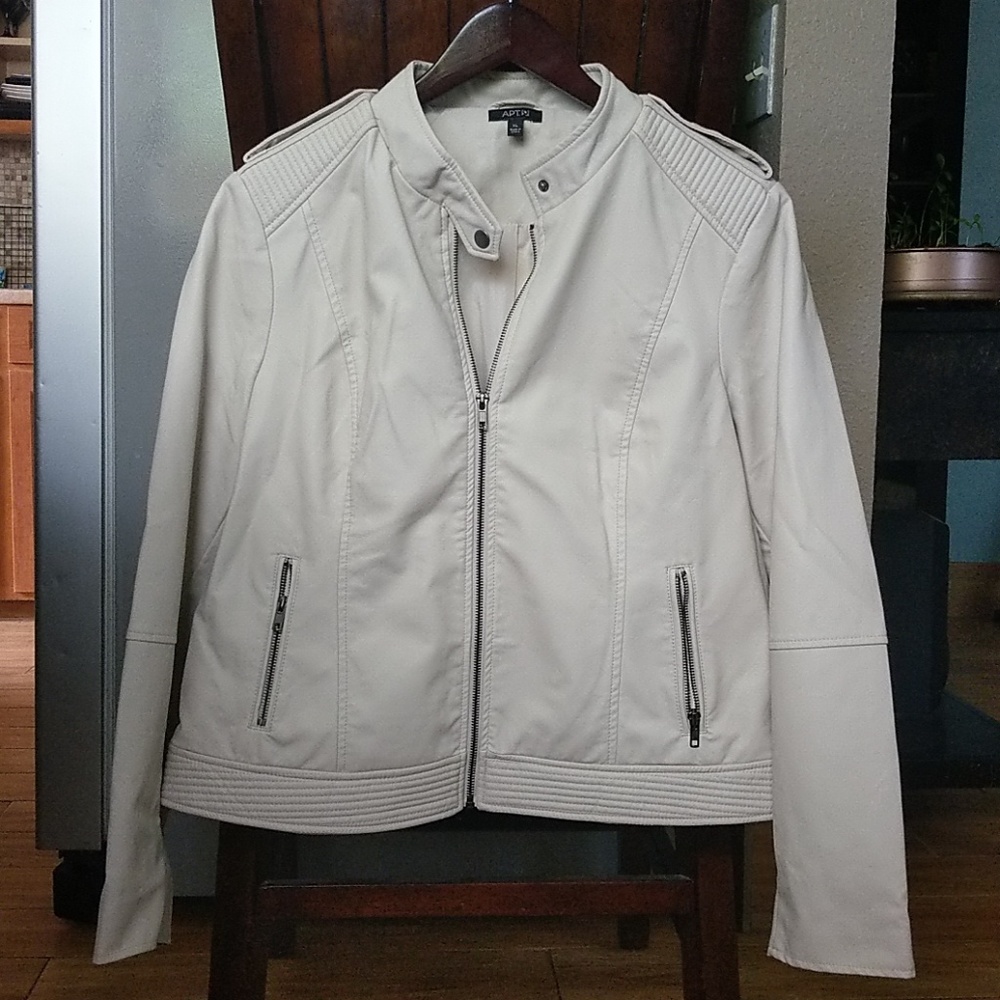 3️⃣ Apt. 9.  Faux leather jacket